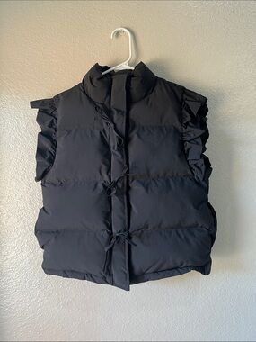 Newin Black Ruffle-Sleeve Puffer Vest Sz S Layered Casual Comfy Pocket